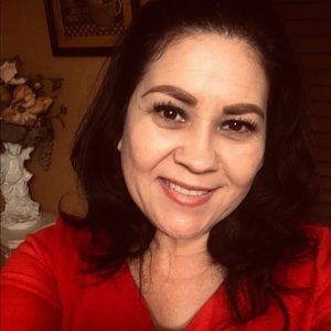 Meet your Posher, Jovita